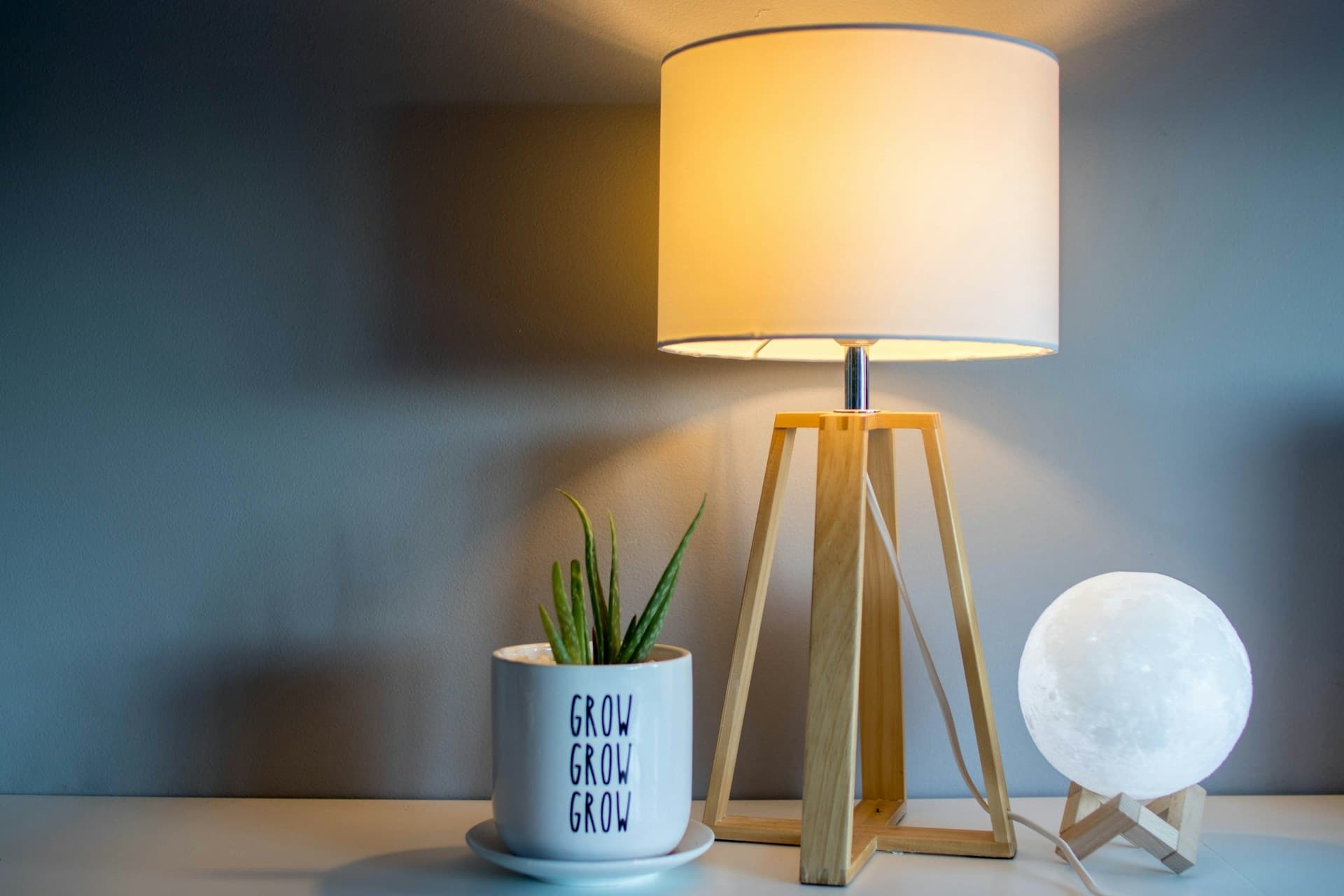 5 Radiant Lamp Designs To Light Up Your Space And Give A Cozy Feel