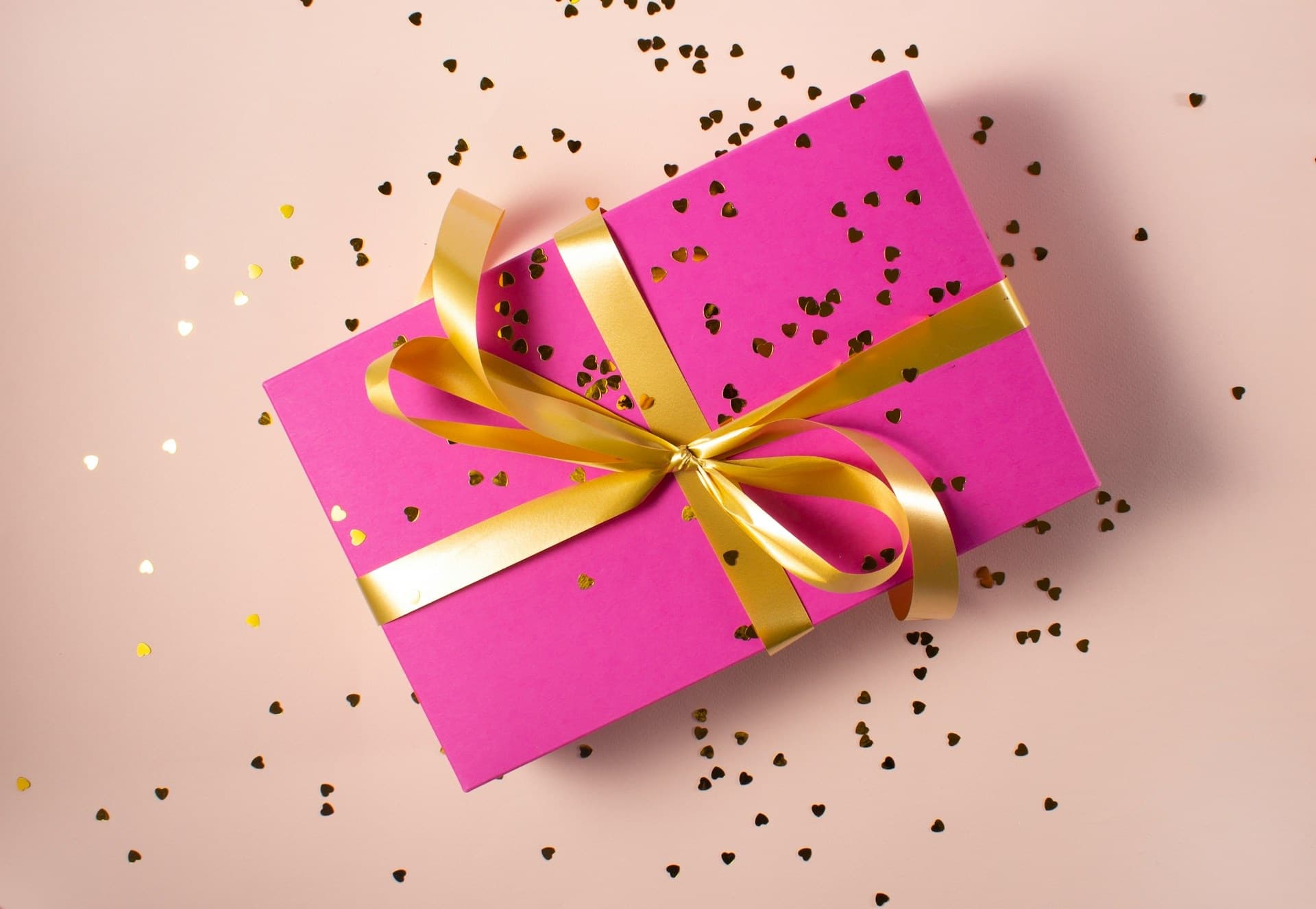 Mother’s Day 2026: 5 Cherished Gift Ideas To Bring A Smile To Her Face