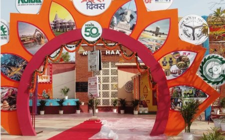 Uttar Pradesh Diwas celebrated at Noida Haat